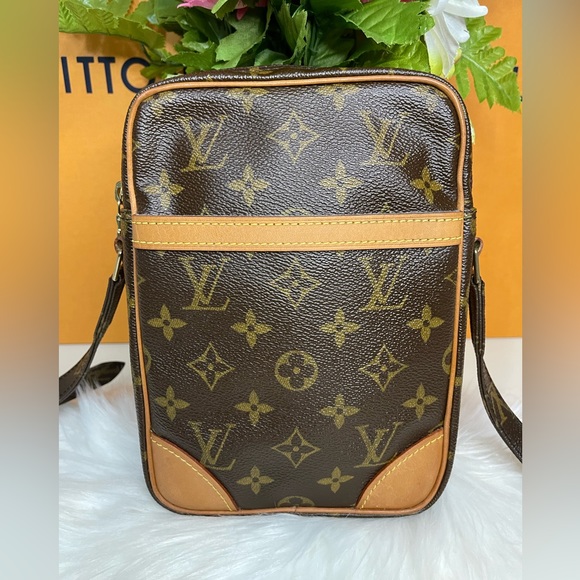 ❌SOLD❌
🌸DANUBE CROSSBODY SHOULDER BAG MONOGRAM - Picture 5 of 16